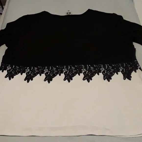 Anne Klein Black & White Shirt - Picture 5 of 6